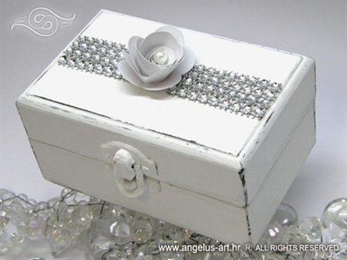 bijela drvena skrinjica za vjencano prstenje white shine