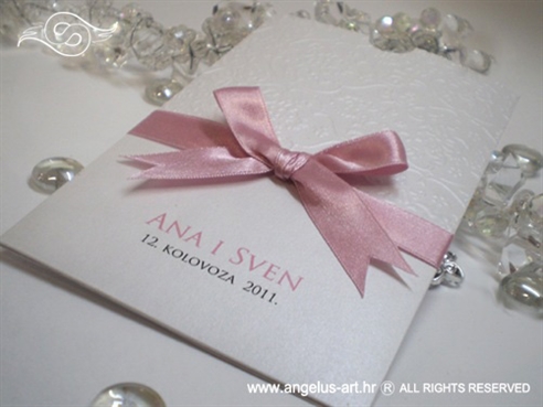 bijelo roza zahvalnica za vjenčanje s blindruckom čipke i mašnom