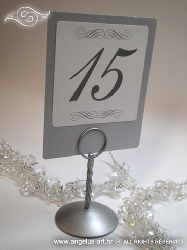 srebrni broj za stol s tiskanim ornamentima